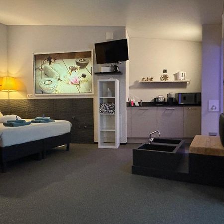 Relax Trois Bornes - De Grenspost Bed & Breakfast Gemmenich Exterior photo